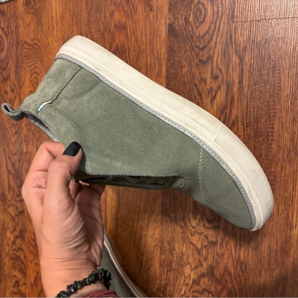 Tom’s - Picture 2 of 3